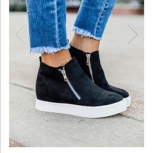 Pink Lily black suede wedge sneaker NEW size 7